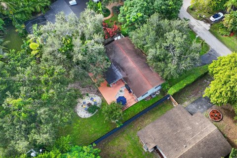 Villa ou maison à vendre à Miami, Floride: 4 chambres, 130.53 m2 № 2417460 - photo 25