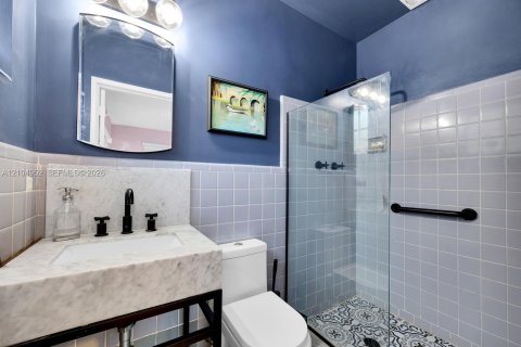 Villa ou maison à vendre à Miami, Floride: 4 chambres, 130.53 m2 № 2417460 - photo 12