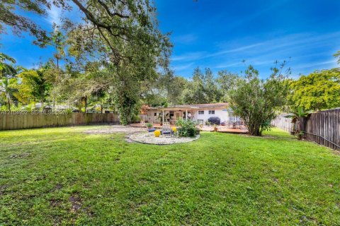 Villa ou maison à vendre à Miami, Floride: 4 chambres, 130.53 m2 № 2417460 - photo 18