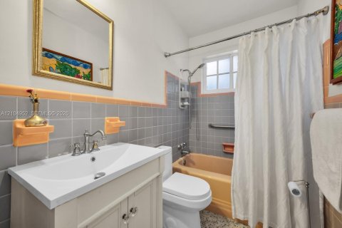 Villa ou maison à vendre à Miami, Floride: 4 chambres, 130.53 m2 № 2417460 - photo 15