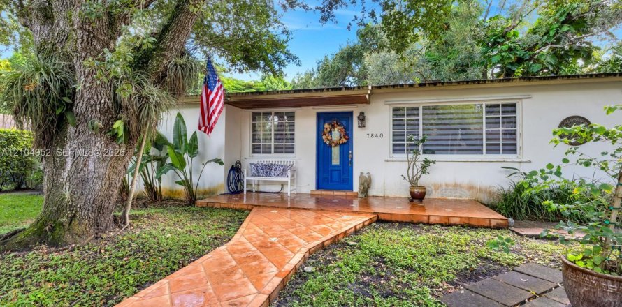 Villa ou maison à Miami, Floride 4 chambres, 130.53 m2 № 2417460