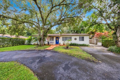 Villa ou maison à vendre à Miami, Floride: 4 chambres, 130.53 m2 № 2417460 - photo 2