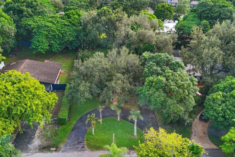 Villa ou maison à vendre à Miami, Floride: 4 chambres, 130.53 m2 № 2417460 - photo 21