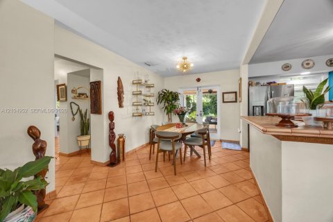 Villa ou maison à vendre à Miami, Floride: 4 chambres, 130.53 m2 № 2417460 - photo 6