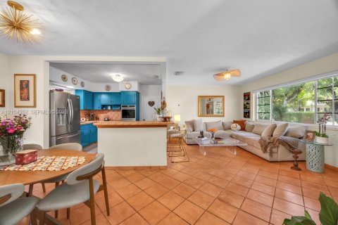 Villa ou maison à vendre à Miami, Floride: 4 chambres, 130.53 m2 № 2417460 - photo 4