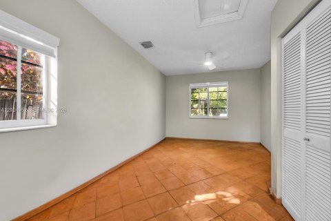 Villa ou maison à vendre à Miami, Floride: 4 chambres, 130.53 m2 № 2417460 - photo 16