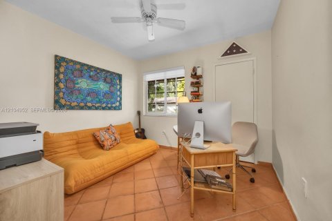 Villa ou maison à vendre à Miami, Floride: 4 chambres, 130.53 m2 № 2417460 - photo 13