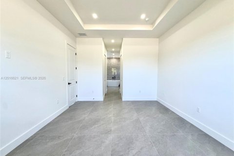 Casa en venta en Naples, Florida, 4 dormitorios, 186.18 m2 № 2084896 - foto 9