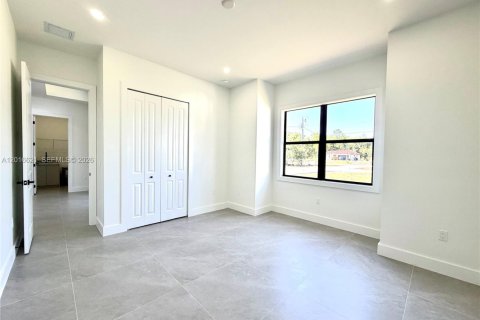 Casa en venta en Naples, Florida, 4 dormitorios, 186.18 m2 № 2084896 - foto 20