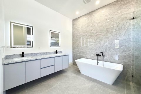 Casa en venta en Naples, Florida, 4 dormitorios, 186.18 m2 № 2084896 - foto 14