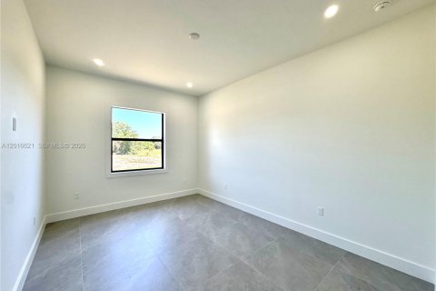 Casa en venta en Naples, Florida, 4 dormitorios, 186.18 m2 № 2084896 - foto 21