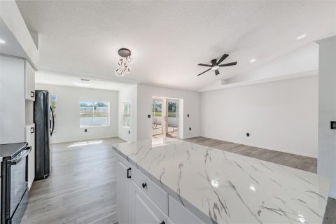 Villa ou maison à vendre à Zephyrhills, Floride: 3 chambres, 198.53 m2 № 1651710 - photo 14