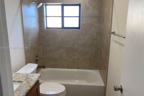 Condo in Miami, Florida, 3 bedrooms  № 2074802 - photo 5