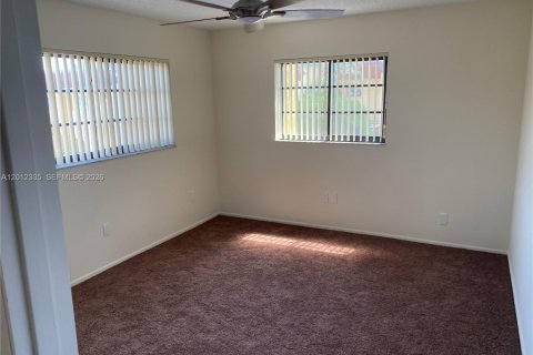 Condo in Miami, Florida, 3 bedrooms  № 2074802 - photo 10