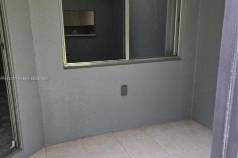 Condo in Pembroke Pines, Florida, 1 bedroom  № 1817630 - photo 10