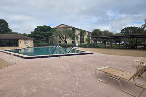 Copropriété à vendre à Pembroke Pines, Floride: 1 chambre, 98.1 m2 № 1817630 - photo 14