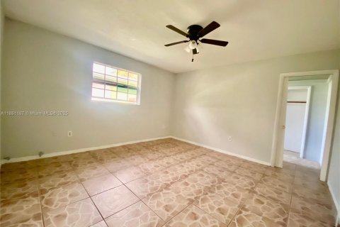 Villa ou maison à louer à Hollywood, Floride: 3 chambres, 206.71 m2 № 1922424 - photo 6