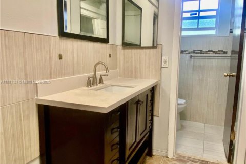 Villa ou maison à louer à Hollywood, Floride: 3 chambres, 206.71 m2 № 1922424 - photo 12