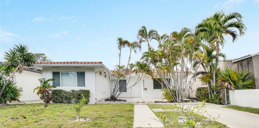 Villa ou maison à Surfside, Floride 2 chambres, 164.9 m2 № 2174380