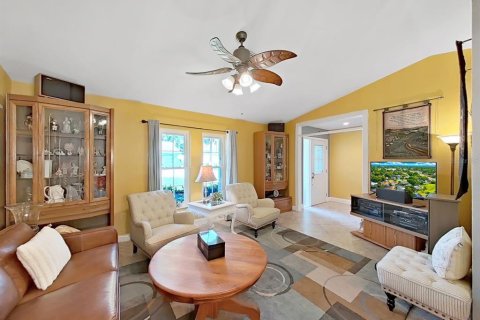 Villa ou maison à vendre à Palm Harbor, Floride: 4 chambres, 189.52 m2 № 2419352 - photo 18