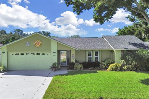 Villa ou maison à Palm Harbor, Floride 4 chambres, 189.52 m2 № 2419352