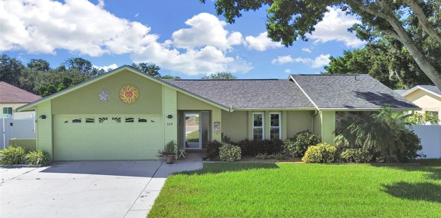 Villa ou maison à Palm Harbor, Floride 4 chambres, 189.52 m2 № 2419352