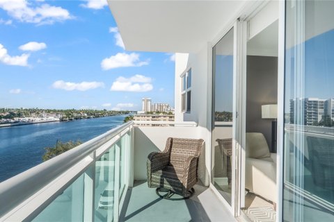 Condo in Hollywood, Florida, 2 bedrooms № 1963583 - photo 2