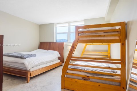 Condo in Hollywood, Florida, 2 bedrooms № 1963583 - photo 15