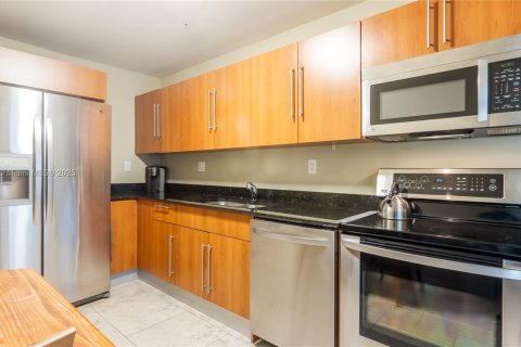 Condo in Hollywood, Florida, 2 bedrooms № 1963583 - photo 8