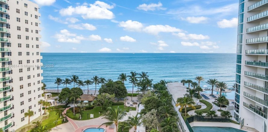 Condo in Hollywood, Florida, 2 bedrooms № 1963583