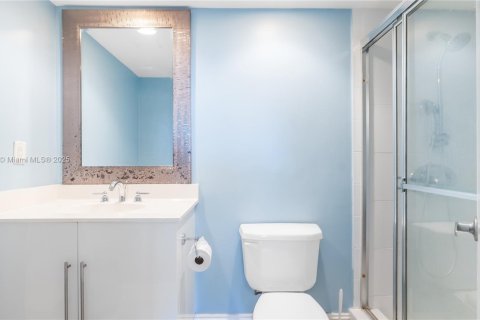 Condo in Hollywood, Florida, 2 bedrooms № 1963583 - photo 16