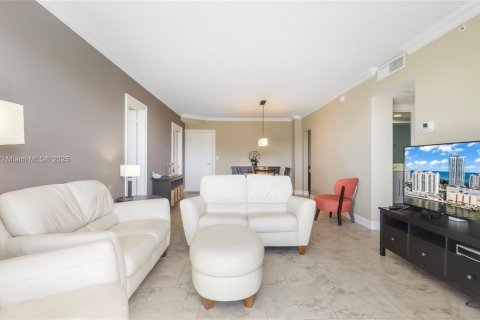Condo in Hollywood, Florida, 2 bedrooms № 1963583 - photo 22