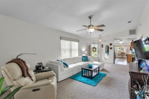 House in Lakeland, Florida 2 bedrooms, 101.91 sq.m. № 1919584 - photo 6