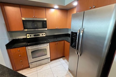 Condo in Margate, Florida, 1 bedroom  № 2024338 - photo 3