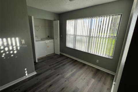 Condo in Margate, Florida, 1 bedroom  № 2024338 - photo 7