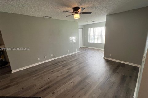 Condo in Margate, Florida, 1 bedroom  № 2024338 - photo 6