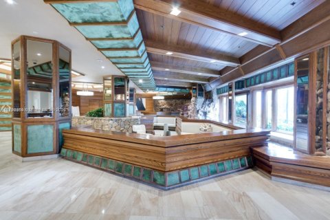 Condo in Miami, Florida, 2 bedrooms № 1935149 - photo 3