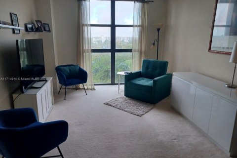 Condo in Miami, Florida, 2 bedrooms № 1935149 - photo 19