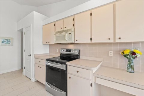 House in Punta Gorda, Florida 3 bedrooms, 149.11 sq.m. № 1910005 - photo 12