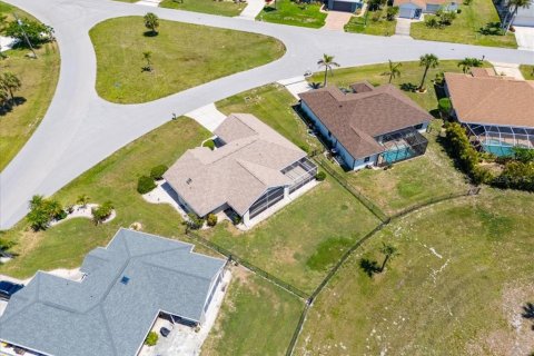 House in Punta Gorda, Florida 3 bedrooms, 149.11 sq.m. № 1910005 - photo 28