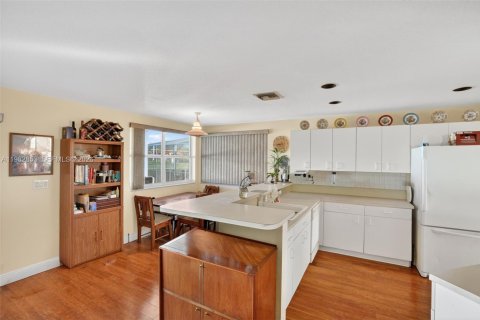 Купить виллу или дом в Уэстон, Флорида 4 спальни, 257.25м2, № 2049672 - фото 9