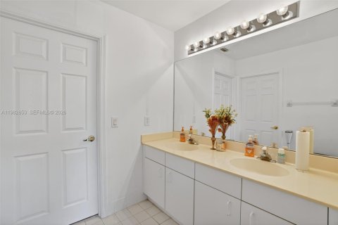 Купить виллу или дом в Уэстон, Флорида 4 спальни, 257.25м2, № 2049672 - фото 19