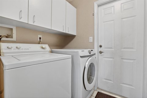 Купить виллу или дом в Уэстон, Флорида 4 спальни, 257.25м2, № 2049672 - фото 15