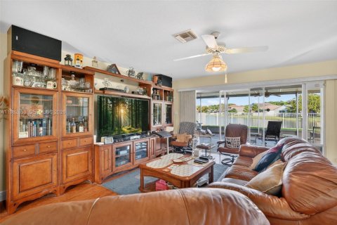 Купить виллу или дом в Уэстон, Флорида 4 спальни, 257.25м2, № 2049672 - фото 7