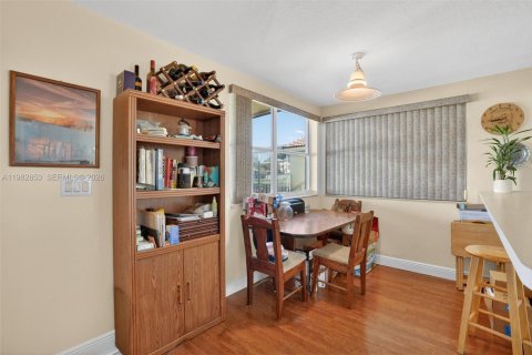 Купить виллу или дом в Уэстон, Флорида 4 спальни, 257.25м2, № 2049672 - фото 10