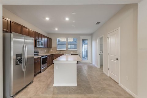 Adosado en alquiler en Orlando, Florida, 3 dormitorios, 139.63 m2 № 1829417 - foto 3