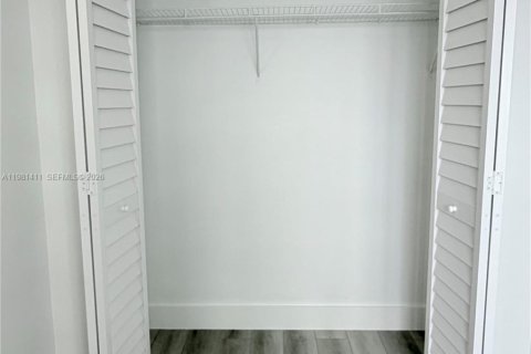 Copropriété à louer à Miami, Floride: 2 chambres, 85.66 m2 № 2043188 - photo 16