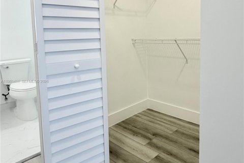 Copropriété à louer à Miami, Floride: 2 chambres, 85.66 m2 № 2043188 - photo 11