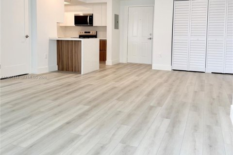 Copropriété à louer à Miami, Floride: 2 chambres, 85.66 m2 № 2043188 - photo 6