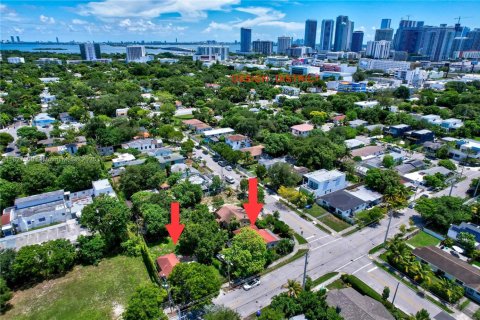 House in Miami, Florida 4 bedrooms, 145.67 sq.m. № 1798931 - photo 4